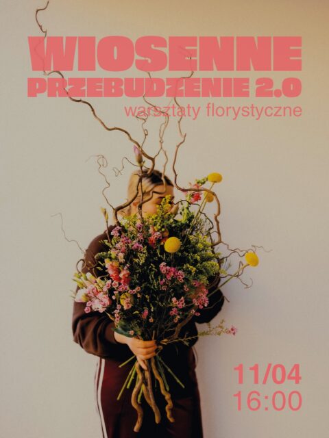 [ko_stacja x stacja kwiat]WIOSENNE PRZEBUDZENIE 2.0
warsztaty układania wiosennych bukietówWiosna pachnie inaczej, gdy trzymasz ją w rękach!
Po ogromnym zainteresowaniu pierwszym terminem zapraszamy Was na drugą turę warsztatów florystycznych, na których, pod okiem Lilli (@stacja kwiat), nauczysz się tworzyć kompozycje dzikie, świeże i pełne naturalnego ruchu - takie, które oddychają, zamiast stać w miejscu.Praktyka, trochę teorii i jeden okazały bukiet do zabrania do domu. Twój. Własnoręcznie ułożony.Druga tura warsztatów to również nieco zmieniona kolorystyka i rodzaj kwiatów. Byłaś na pierwszym terminie i zastanawiasz się nad kolejnym? Tym razem wyjdziesz z warsztatów z zupełnie nową kompozycją! Więcej informacji w wydarzeniu na FB lub na stronie: https://kostacja.pl/produkt/warsztaty-florystyczne-wiosenne-przebudzenie-11-04-2026-lilla-galerczyk/DATA: 11.04.2026 (sobota)
GODZINA: 16:00 - 18:00 
MIEJSCE: ko_stacja, Dworcowa 8, 75-201 Koszalin Prowadząca: Lilla Galerczyk | Stacja Kwiat 
Grupa: maksymalnie 10 osób
Poziom: dla wszystkich 
Cena: 299 zł / os. 
Bilety znajdziesz na stronie: https://kostacja.pl/produkt/warsztaty-florystyczne-wiosenne-przebudzenie-11-04-2026-lilla-galerczyk/Prowadząca:
Lilla Galerczyk
Florystka i założycielka Stacji Kwiat, miejsca, które na kwiatowej mapie Koszalina szybko stało się synonimem naturalnej, nieoczywistej florystyki. Jej bukiety są rozpoznawalne od pierwszego spojrzenia - lekkie, trochę dzikie, często zbudowane nie tylko z kwiatów, ale też z gałęzi i sezonowych roślin. Współpracuje z lokalnymi ogrodnikami, śledzi kalendarz florystyczny i tworzy kompozycje, które nie udają perfekcji — właśnie dlatego wyglądają, jakby powstały prosto z natury. Im bardziej swobodnie i rozłożyście, tym bliżej jej do efektu, którego szuka.Informacje dodatkowe: 
Każdy z uczestników wychodzi z warsztatów z własnoręcznie ułożonym bukietem. Cena obejmuje wszystkie materiały potrzebne do wykonania kompozycji kwiatowej. • prywatna instytucja kultury • Koszalin • warsztaty w Koszalinie • przestrzeń kreatywna • warsztaty florystyczne Koszalin • Stacja Kwiat •#kostacja #kultura #koszalin #warsztaty #florystyka